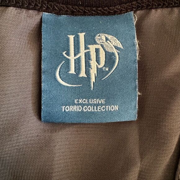 Torrid Harry Potter Hogwarts Castle Black Sheer Top Size 3 Halloween Magic - Picture 6 of 10